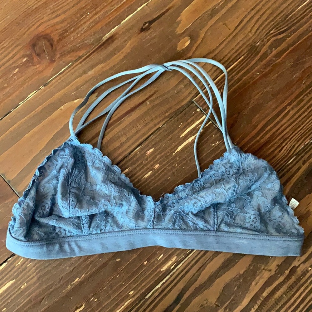 Victoria’s Secret blue lace bralette medium